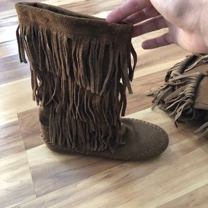 Fringe boots